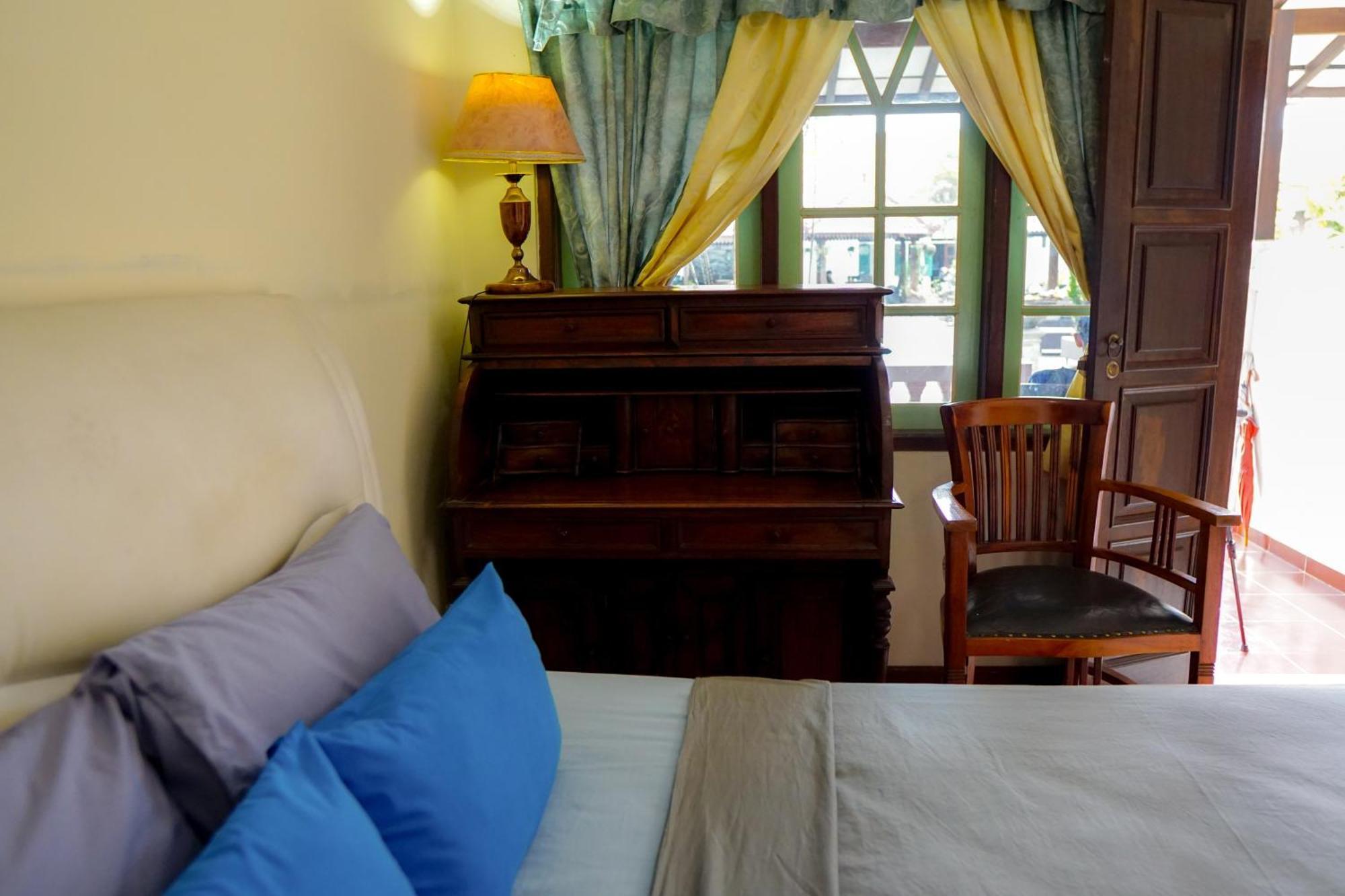 Hotel Tulips Yogyakarta Habitación foto