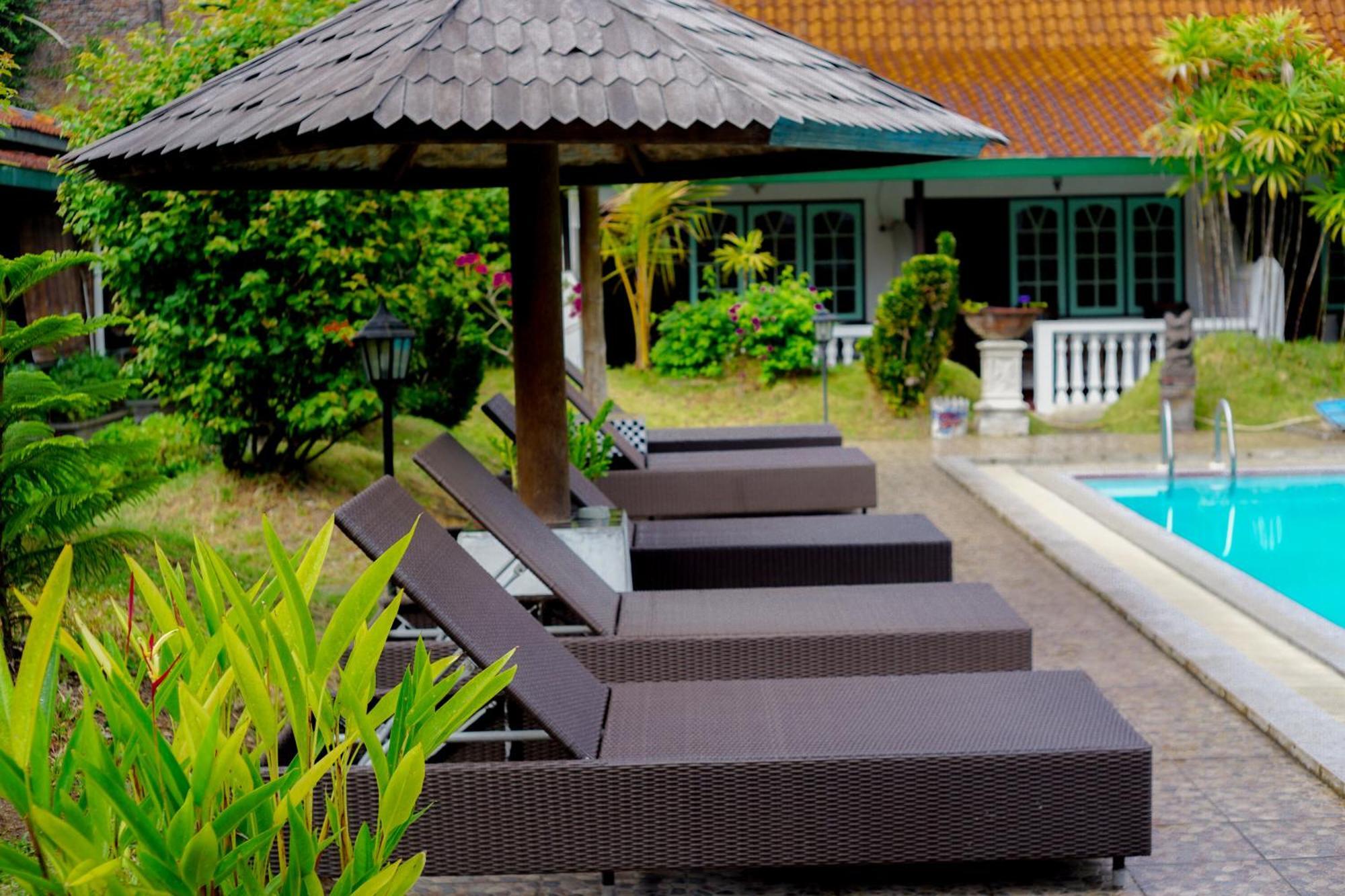 Hotel Tulips Yogyakarta Exterior foto